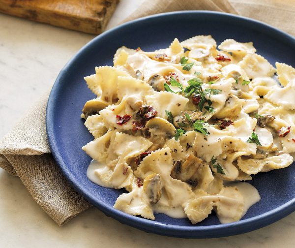 Viva-Italia_bowties-garlic-cream-sauce_780